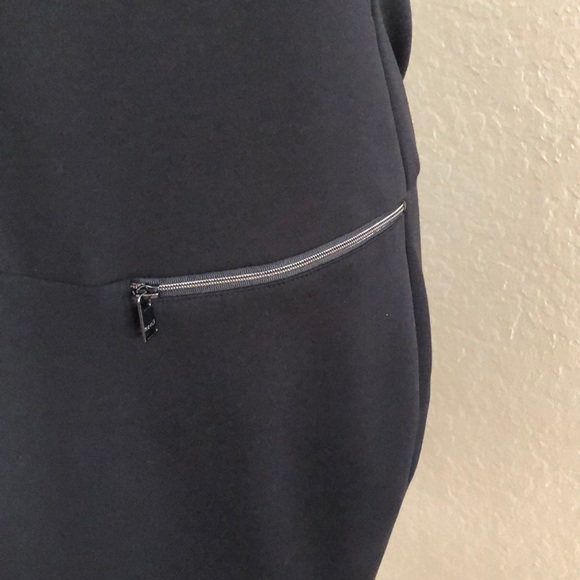 Sleeveless black dress! - Picture 2 of 5